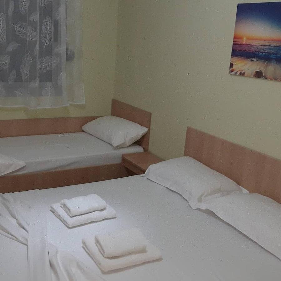 Disy Apartments Vlorë Habitación foto