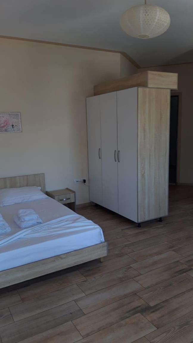 Disy Apartments Vlorë Habitación foto