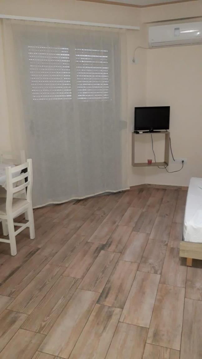 Disy Apartments Vlorë Habitación foto