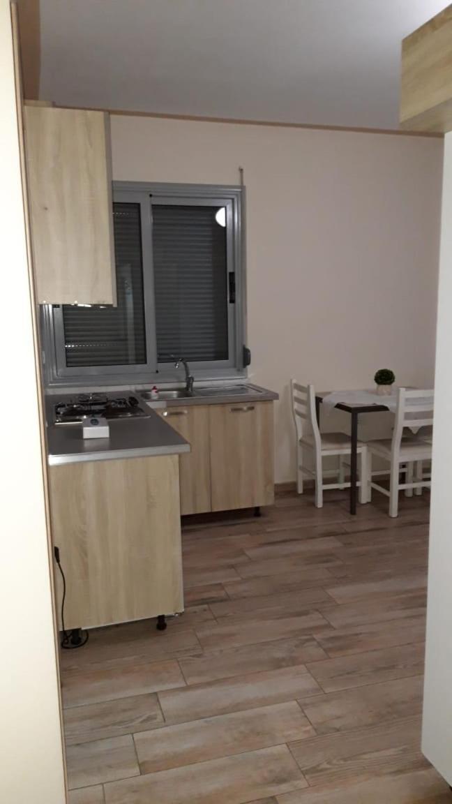 Disy Apartments Vlorë Habitación foto