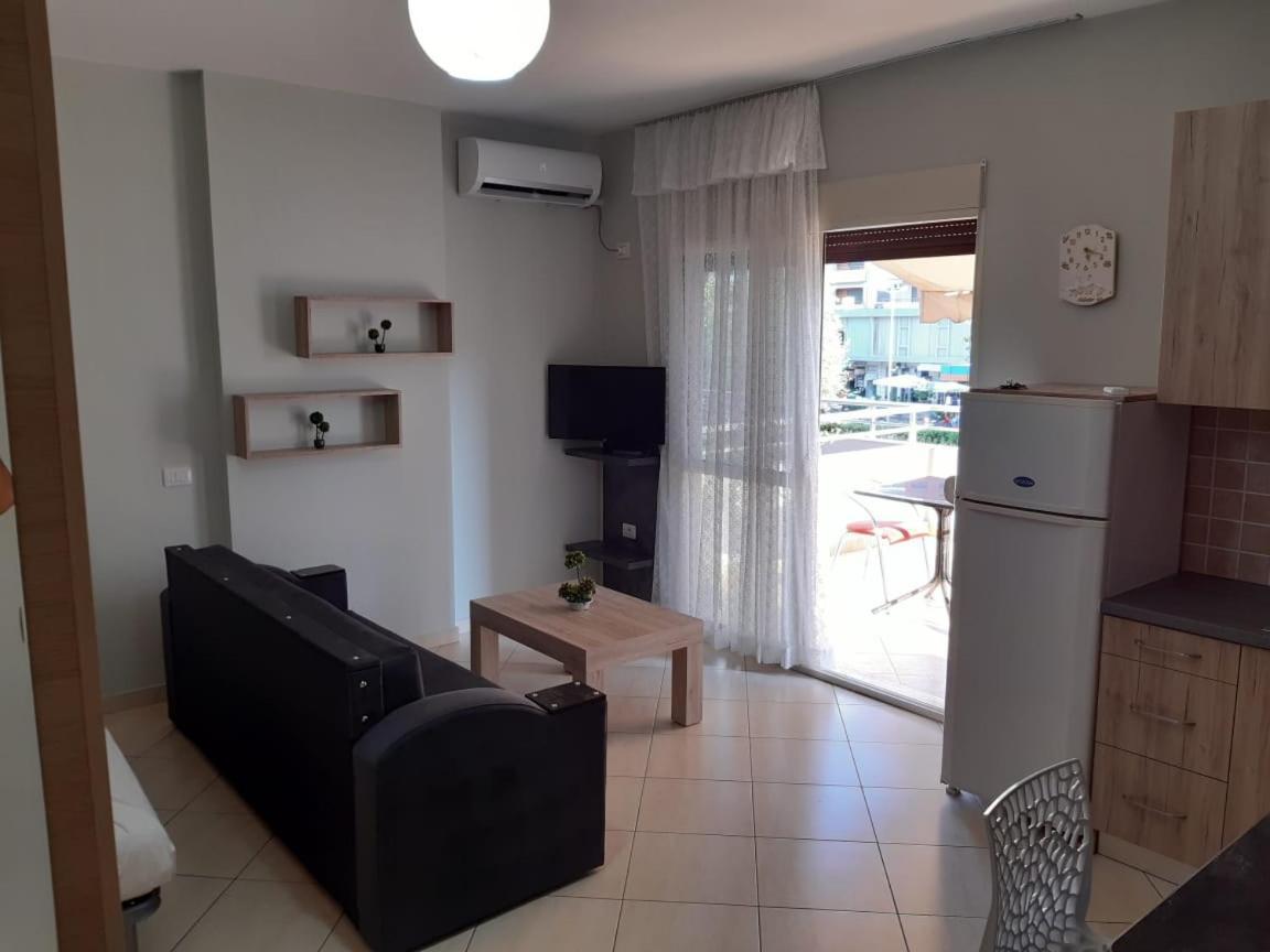 Disy Apartments Vlorë Habitación foto